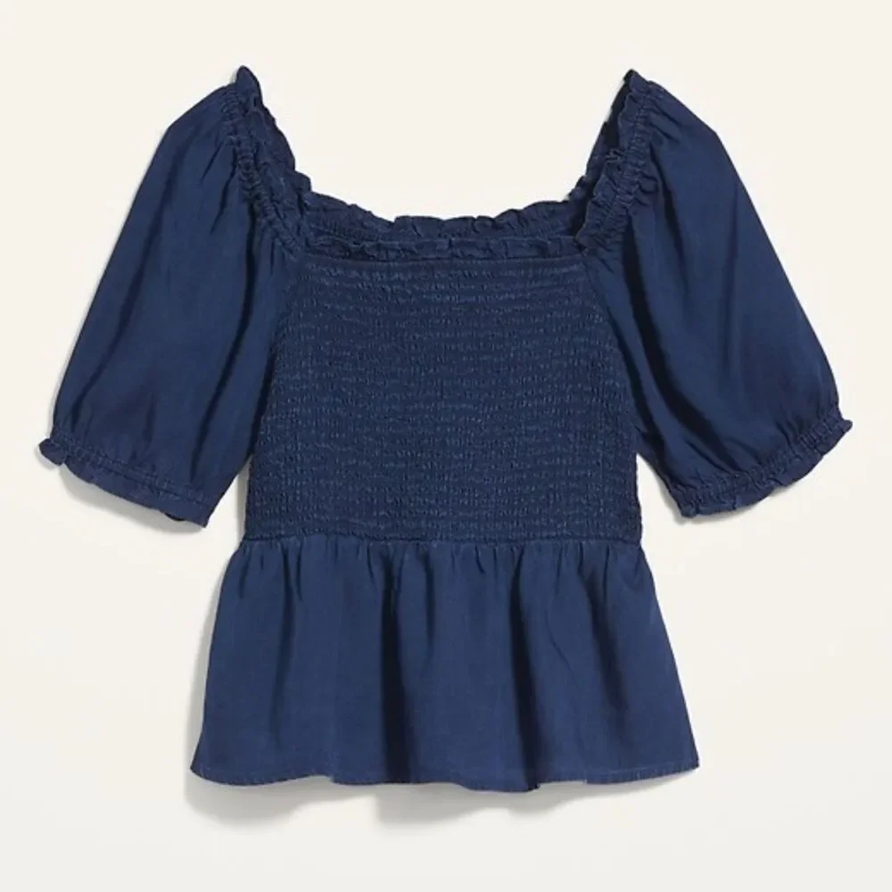 Old Navy Women’s Smocked Puff Sleeve Blouse in Chambray M